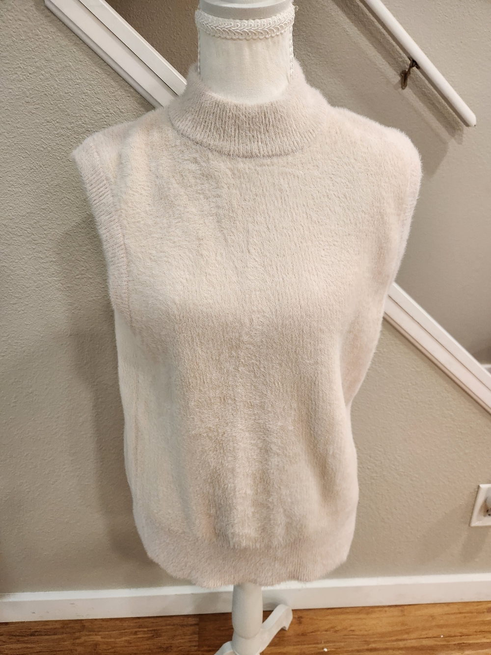 Rachel Zoe Cream Sleeveless Turtleneck Sweater Vest